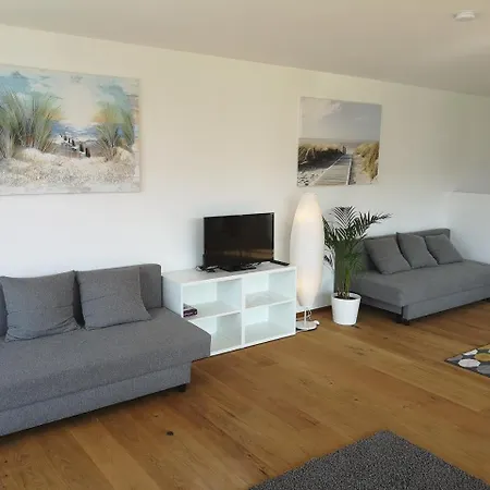 Deluxe City Airport Apartament