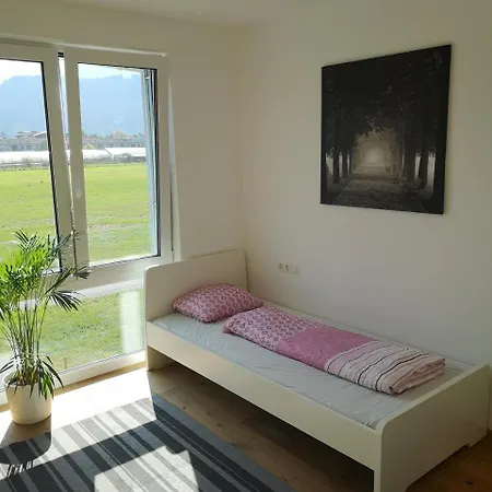 Deluxe City Airport Apartament