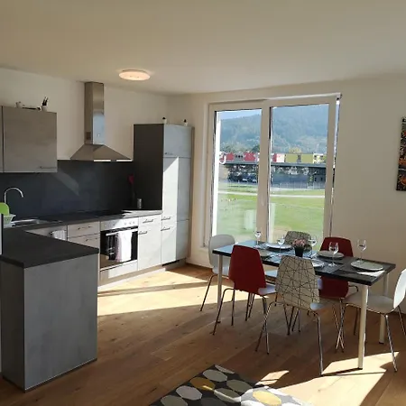 Deluxe City Airport Apartament